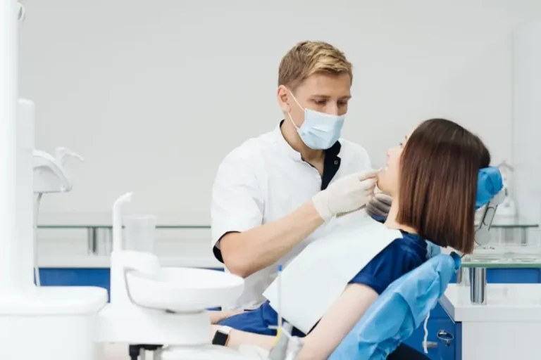 ¿Cada cuánto tiempo es recomendable hacerme una limpieza dental?