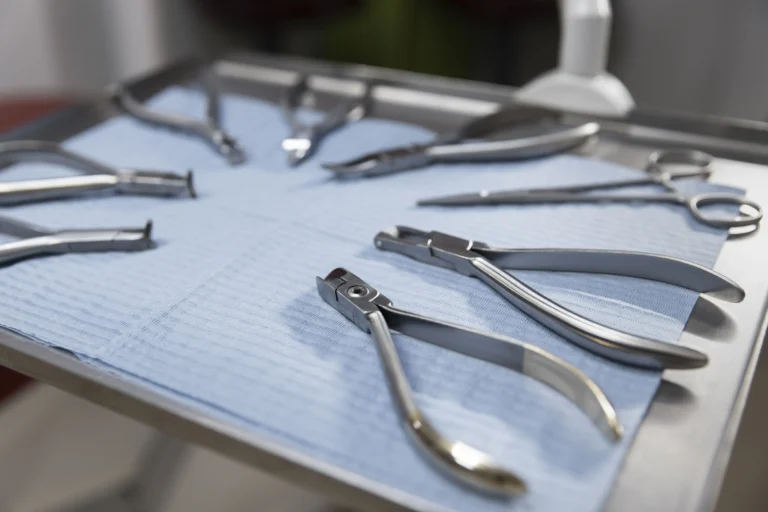 Cirugía guiada para la colocación de implantes dentales