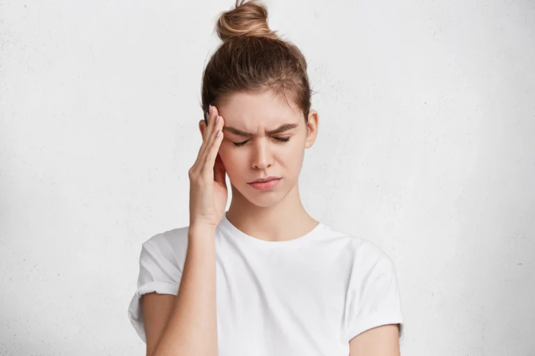 Relación Entre El Dolor De Cabeza Y La Salud Dental En Toledo